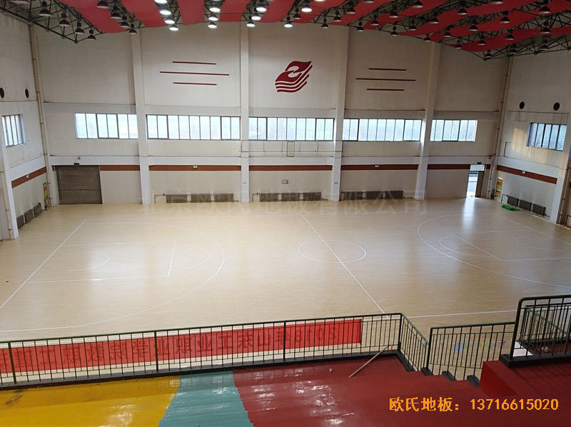 山東淄博工業(yè)職業(yè)學(xué)院籃球館運動地板施工案例0