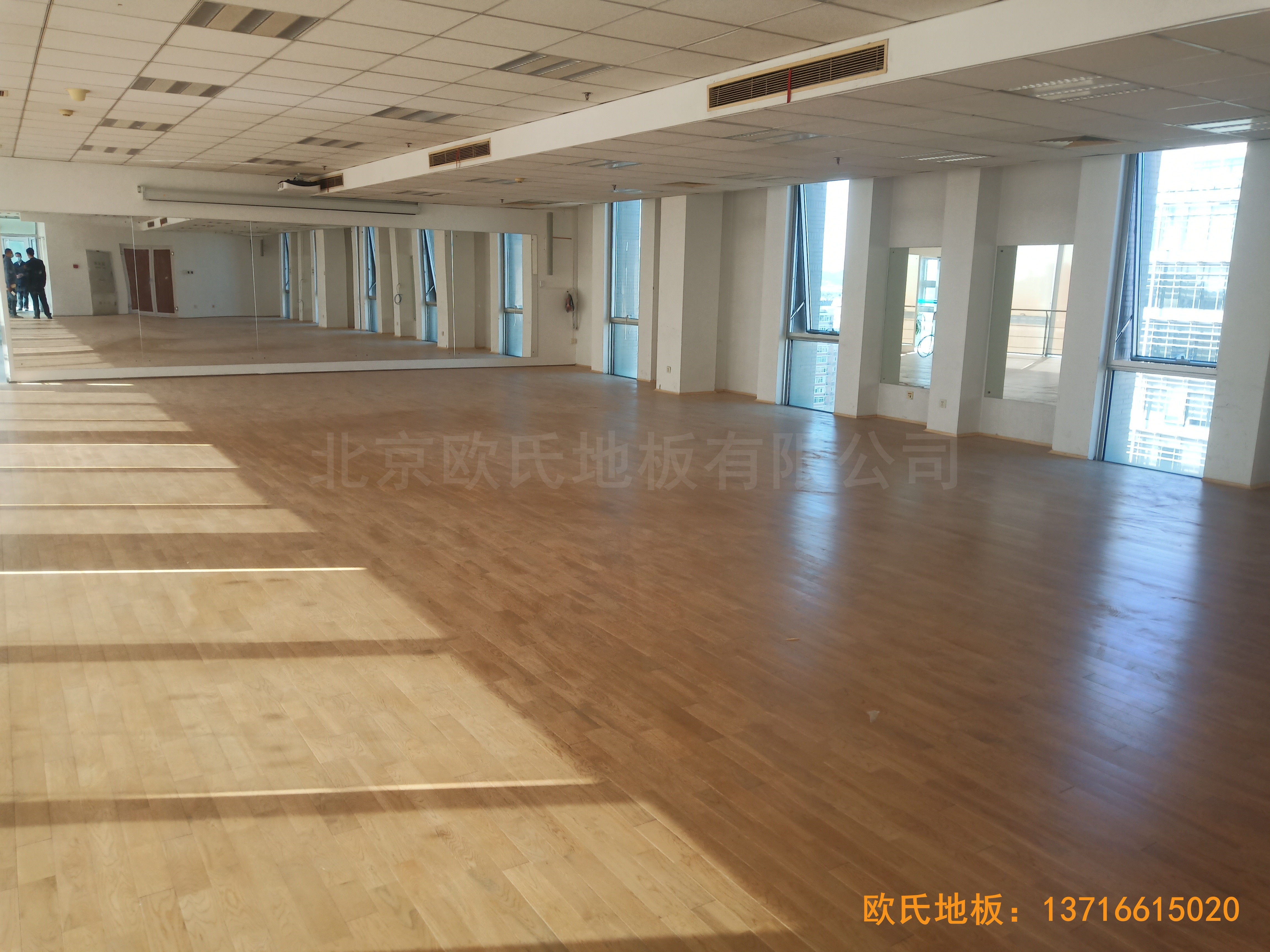 中國科學(xué)院技術(shù)研究所運動館運動木地板鋪設(shè)案例0