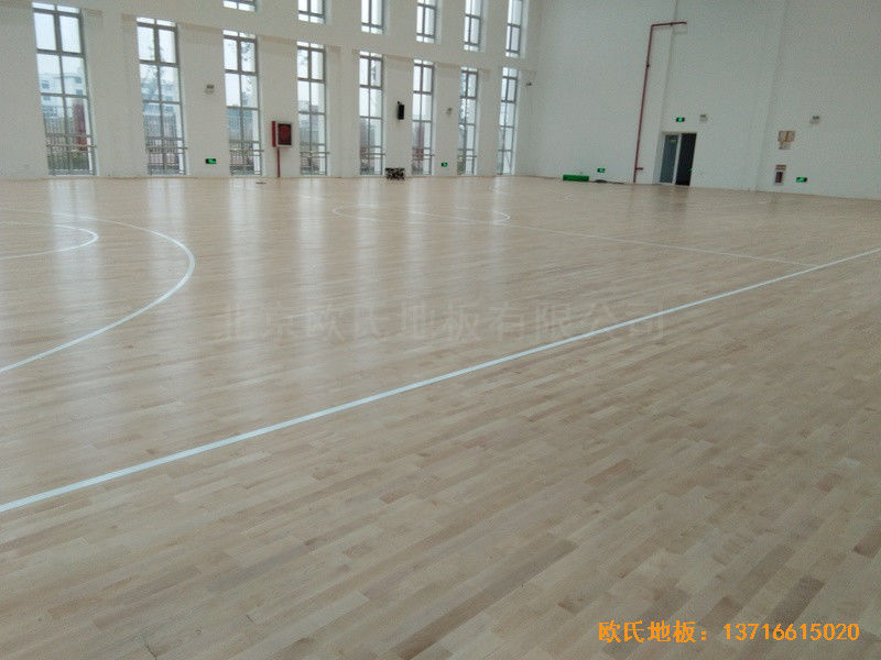 浙江溫嶺石橋頭中心小學(xué)籃球館運動木地板安裝案例0