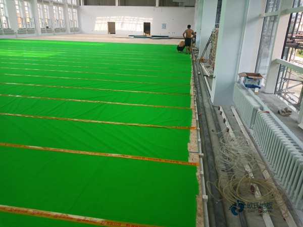 國標(biāo)運(yùn)動(dòng)籃球木地板價(jià)格表