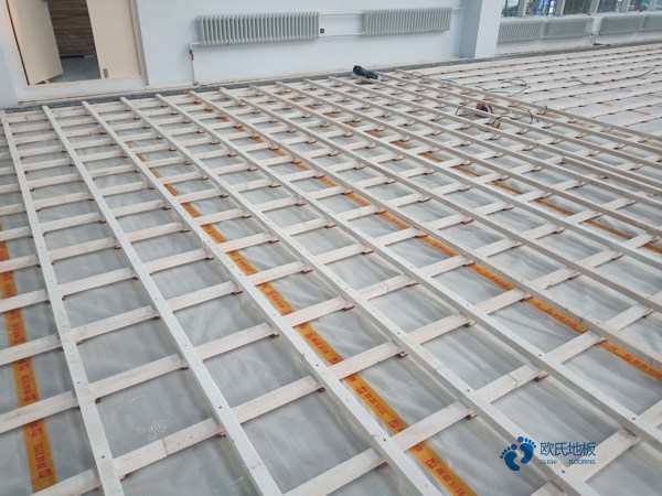 國標(biāo)運(yùn)動(dòng)籃球木地板價(jià)格表