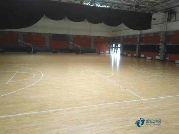 國產(chǎn)運(yùn)動籃球木地板價錢