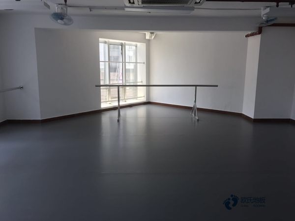 柞木運(yùn)動籃球木地板多錢一平