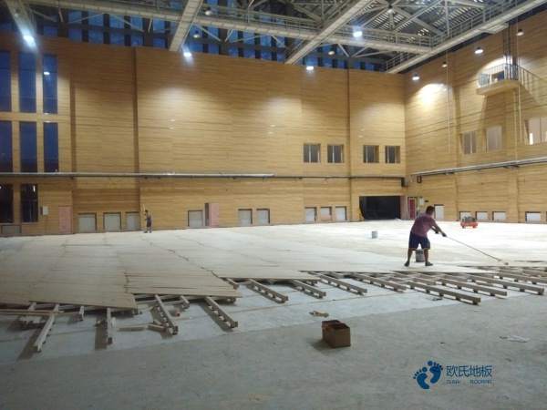 國標(biāo)運(yùn)動籃球木地板報價表