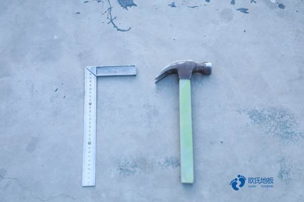 籃球場(chǎng)實(shí)木地板施工1