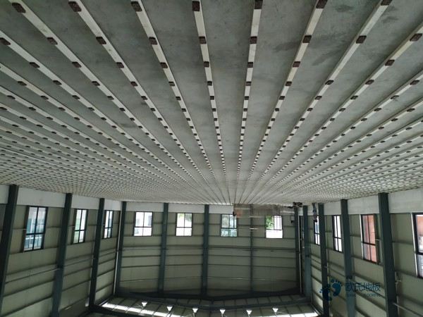 國(guó)產(chǎn)運(yùn)動(dòng)籃球木地板施工價(jià)格