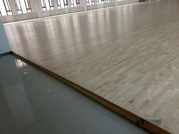 國(guó)產(chǎn)運(yùn)動(dòng)籃球木地板價(jià)格是多少