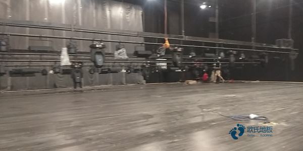 國產(chǎn)運動籃球木地板價格