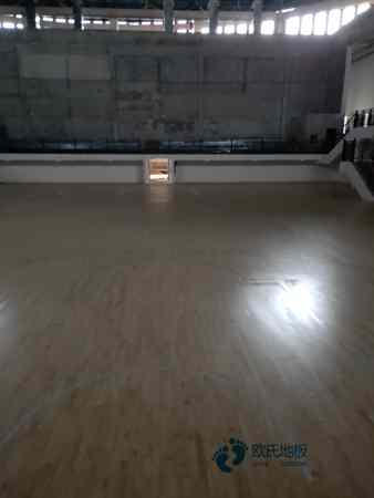 好用的運(yùn)動(dòng)籃球木地板每平方價(jià)格