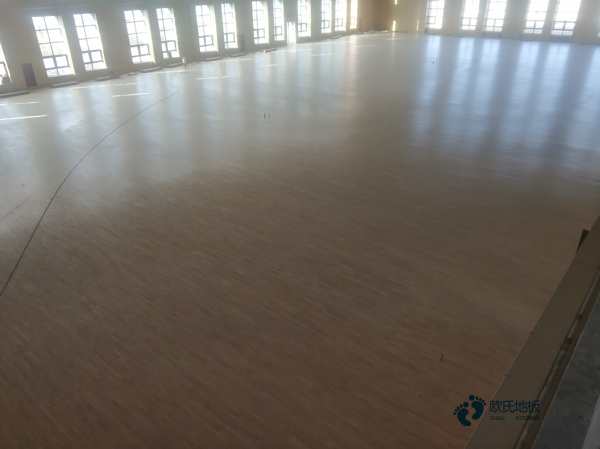 定做體育館地板哪個(gè)品牌好1