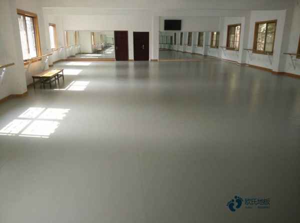 小學(xué)運(yùn)動(dòng)館木地板施工1