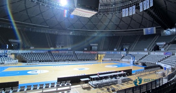 大學(xué)運(yùn)動(dòng)籃球木地板造價(jià)